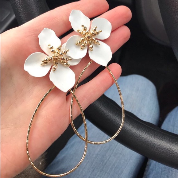 Jewelry - Drop Flower  Earrings